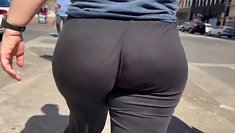 Street Candid Video Of A Woman With A Big Butt Getting Wedgied