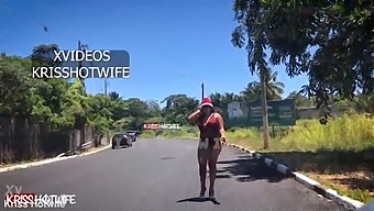 Kriss And Noel, Sexy Hotwives, Expose Themselves In Salvador Traffic - Christmas Edition